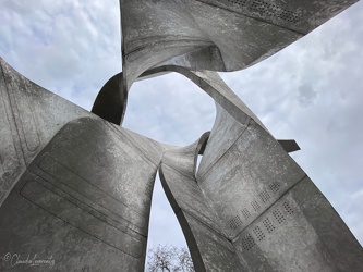Berlin - Rohrdamm - Skulptur "The Wings" von Daniel Libeskind